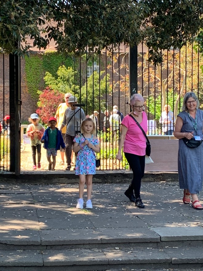 Plant sale and community day in Charlton House gardens, May 2021