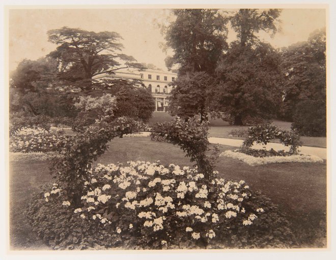 'Rose Basket' beds, Gunnersbury Park