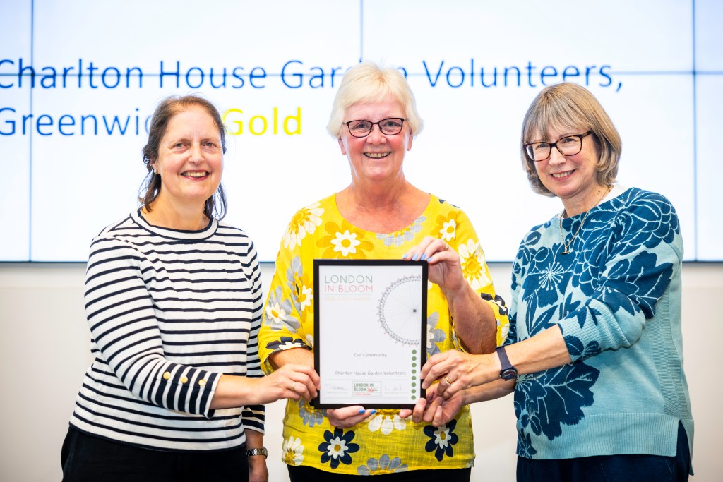 Ciaran McCrickard photo of Kathy and Stella receiving the award