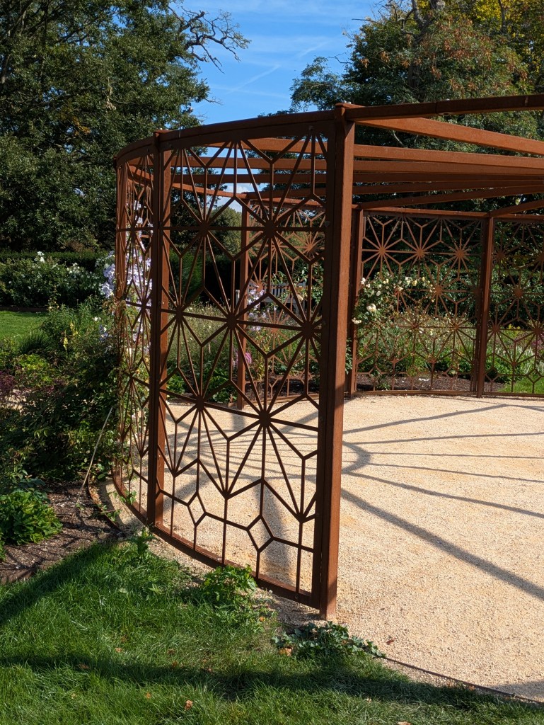 Pergola. Greenwich Park, September 2025