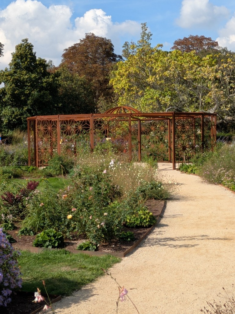 Pergola. Greenwich Park, September 2025